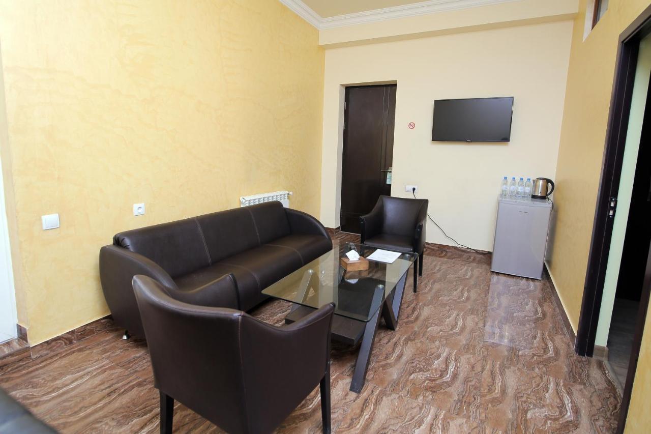Mbm Hotel يريفان المظهر الخارجي الصورة